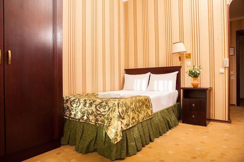 "Rush Hotel" أستانا المظهر الخارجي الصورة